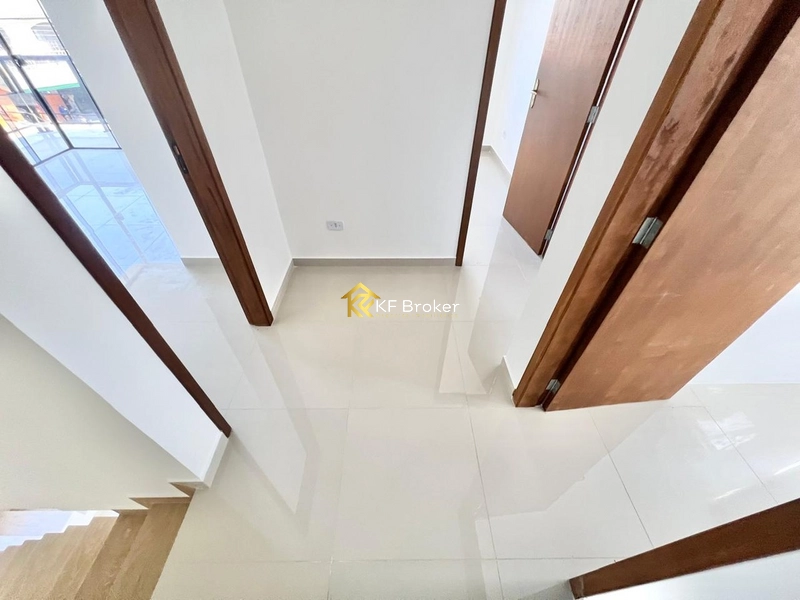 Sobrado de esquina à Venda, com 3 quartos - Jd. das Graças em Colombo: 9ª foto da galeria de imagens do imóvel