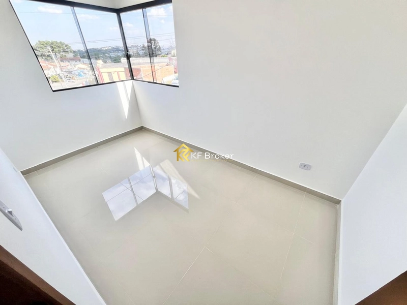 Sobrado de esquina à Venda, com 3 quartos - Jd. das Graças em Colombo: 3ª foto da galeria de imagens do imóvel