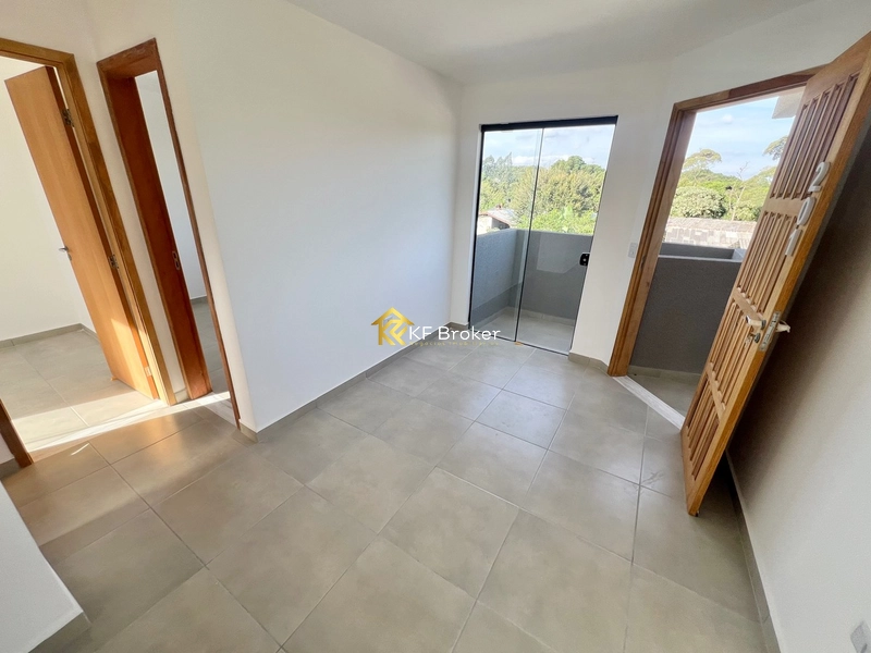 Casa Sobreposta c/ 2 quartos à Venda no Parque Embu - Colombo!: 4ª foto da galeria de imagens do imóvel