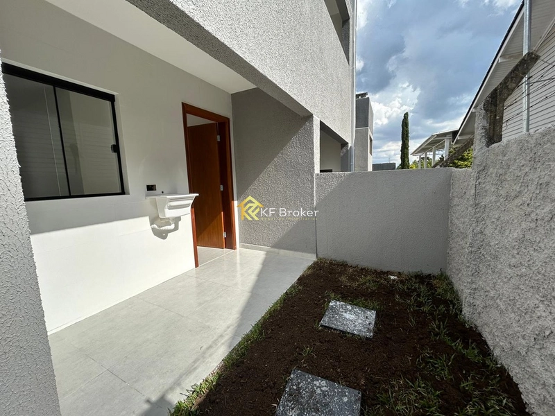 Casa Sobreposta à Venda, c/ 2 quartos - Parque Embu em Colombo: 8ª foto da galeria de imagens do imóvel