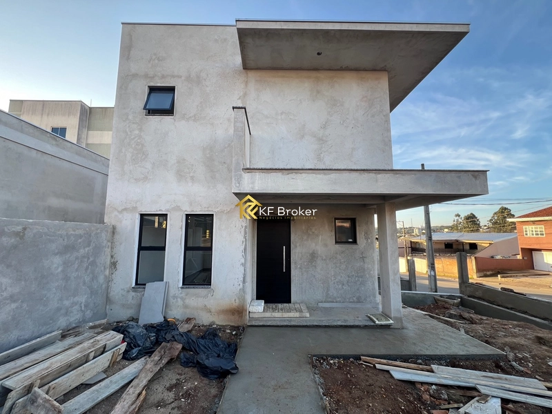 Sobrado à venda no bairro Paloma, Colombo - PR.