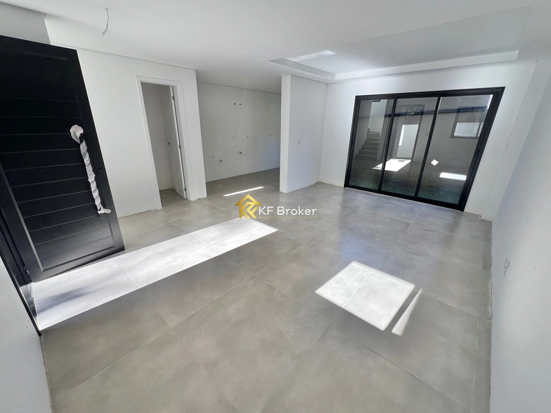 Sobrado em Condomínio à Venda - Santa Cândida em Curitiba/PR: 8ª foto da galeria de imagens do imóvel