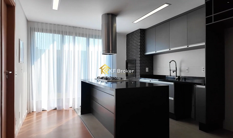 Triplex de Alto Padrão em Condomínio - Santa Cândida em Curitiba/PR: 4ª foto da galeria de imagens do imóvel