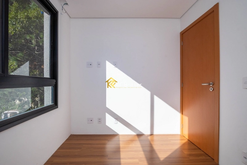 Triplex de Alto Padrão em Condomínio - Santa Cândida em Curitiba/PR: 29ª foto da galeria de imagens do imóvel