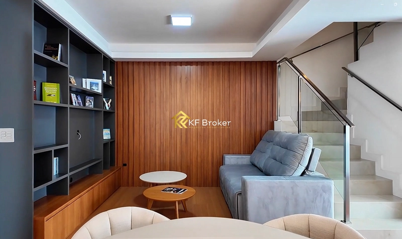 Triplex de Alto Padrão em Condomínio - Santa Cândida em Curitiba/PR: 3ª foto da galeria de imagens do imóvel