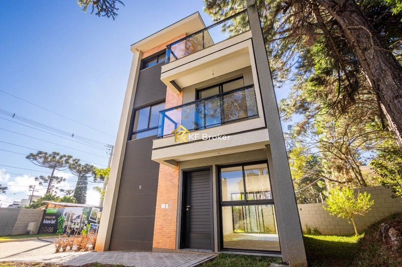 Triplex de Alto Padrão em Condomínio - Santa Cândida em Curitiba/PR: 2ª foto da galeria de imagens do imóvel