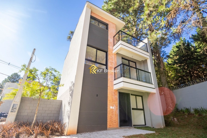 Triplex de Alto Padrão em Condomínio - Santa Cândida em Curitiba/PR