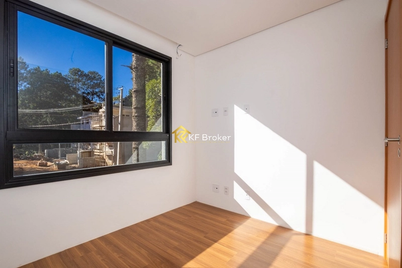 Triplex de Alto Padrão em Condomínio - Santa Cândida em Curitiba/PR: 26ª foto da galeria de imagens do imóvel