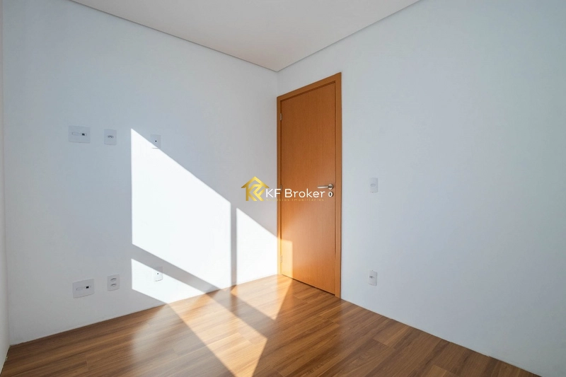 Triplex de Alto Padrão em Condomínio - Santa Cândida em Curitiba/PR: 25ª foto da galeria de imagens do imóvel