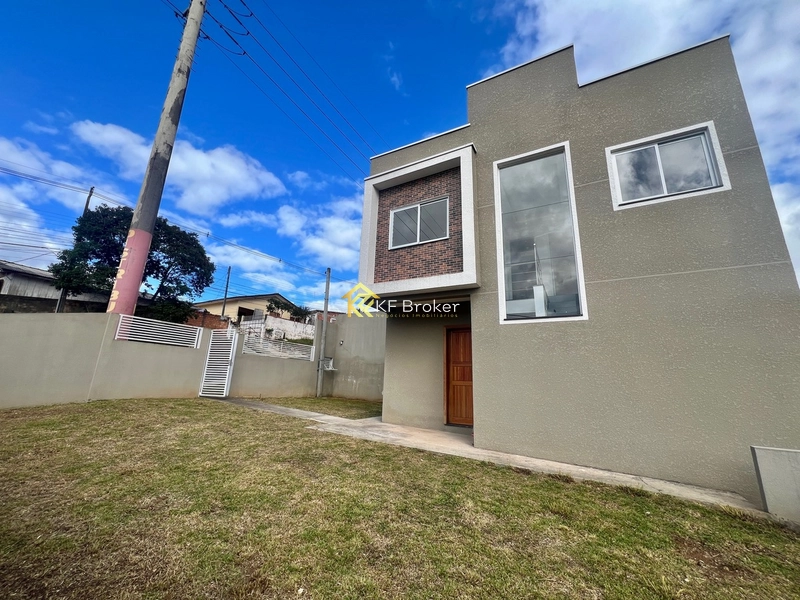 Sobrado de Esquina à Venda, com 01 suíte - Maracanã em Colombo/PR
