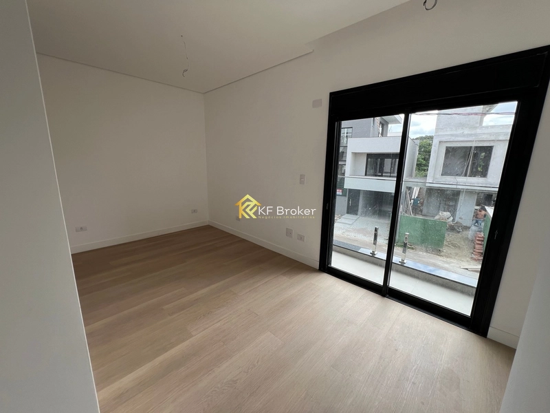 Sobrado à Venda em Cond., com 03 Suítes - Santa Cândida em Curitiba/PR: 18ª foto da galeria de imagens do imóvel