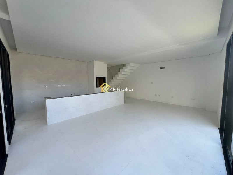 Sobrado à Venda em Cond., com 03 Suítes - Santa Cândida em Curitiba/PR: 11ª foto da galeria de imagens do imóvel