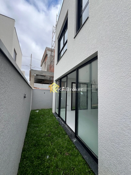 Sobrado à Venda em Cond., com 03 Suítes - Santa Cândida em Curitiba/PR: 12ª foto da galeria de imagens do imóvel