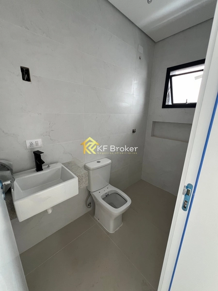 Sobrado à Venda em Cond., com 03 Suítes - Santa Cândida em Curitiba/PR: 17ª foto da galeria de imagens do imóvel