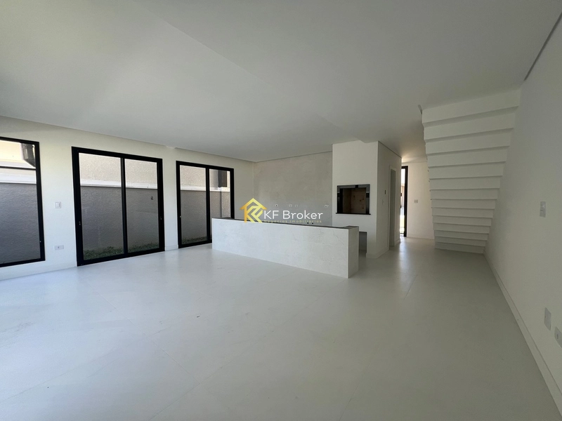 Sobrado à Venda em Cond., com 03 Suítes - Santa Cândida em Curitiba/PR: 9ª foto da galeria de imagens do imóvel