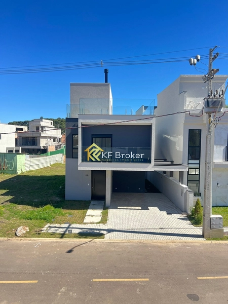 Sobrado à Venda em Cond., com 03 Suítes - Santa Cândida em Curitiba/PR: 2ª foto da galeria de imagens do imóvel