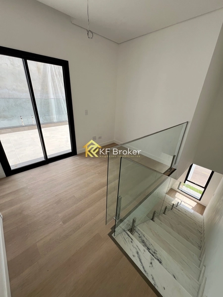 Sobrado à Venda em Cond., com 03 Suítes - Santa Cândida em Curitiba/PR: 13ª foto da galeria de imagens do imóvel