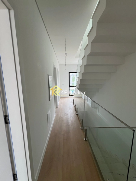 Sobrado à Venda em Cond., com 03 Suítes - Santa Cândida em Curitiba/PR: 24ª foto da galeria de imagens do imóvel