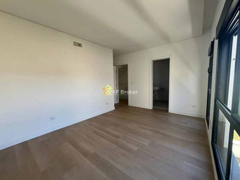 Sobrado à Venda em Cond., com 03 Suítes - Santa Cândida em Curitiba/PR: 23ª foto da galeria de imagens do imóvel