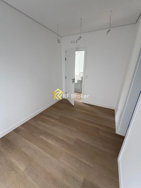 Sobrado à Venda em Cond., com 03 Suítes - Santa Cândida em Curitiba/PR: 16ª foto da galeria de imagens do imóvel