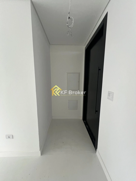 Sobrado à Venda em Cond., com 03 Suítes - Santa Cândida em Curitiba/PR: 5ª foto da galeria de imagens do imóvel