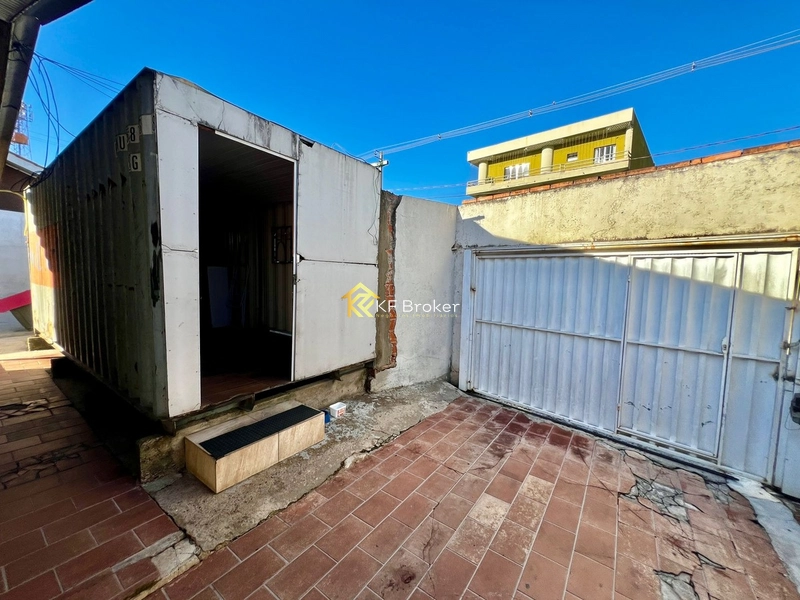 Terreno com Casa de Madeira e Contêiner Comercial – Campo Pequeno: 6ª foto da galeria de imagens do imóvel