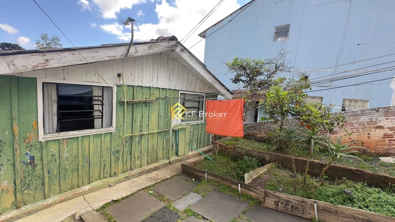 Terreno com Duas Casas à Venda - Jardim das Graças em Colombo/PR