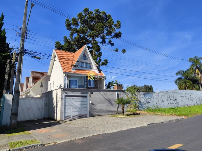 Triplex à Venda com 03 quartos, com 01 suíte - Cajuru em Curitiba/PR: 2ª foto da galeria de imagens do imóvel