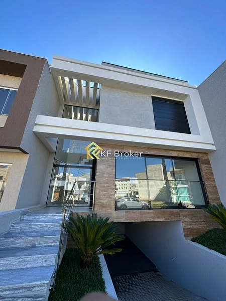 Sobrado à Venda em Condomínio - Campo de Santana em Curitiba/PR