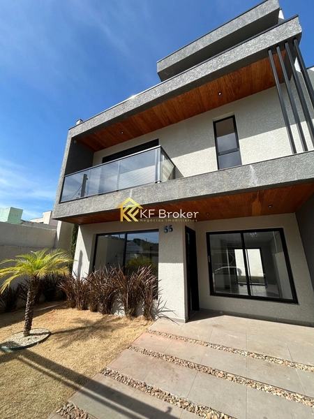 Sobrado à Venda, com 3 quartos – Eucaliptos em Fazenda Rio Grande/PR: 1ª foto da galeria de imagens do imóvel