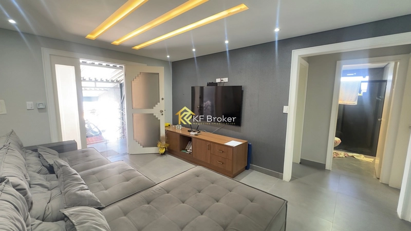 Casa com Piscina e Quiosque à Venda - Rio Verde em Colombo/PR: 3ª foto da galeria de imagens do imóvel