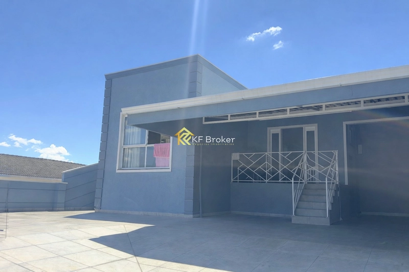 Casa com Piscina e Quiosque à Venda - Rio Verde em Colombo/PR