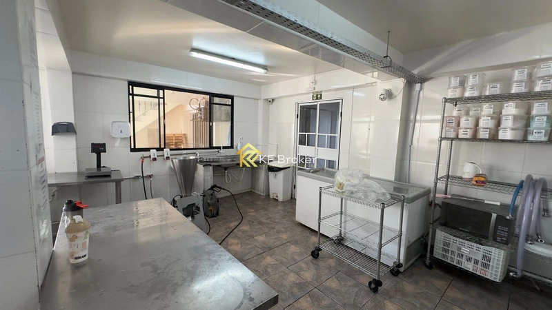 Imóvel Comercial com Residência e Subsolo à Venda - Atuba em Colombo: 9ª foto da galeria de imagens do imóvel