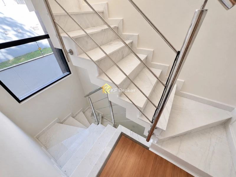 Sobrados à Venda no Residencial Belmont - Uberaba, Curitiba/PR: 9ª foto da galeria de imagens do imóvel