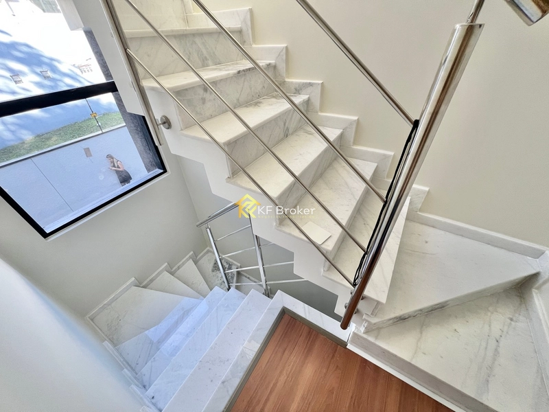 Sobrados à Venda no Residencial Belmont - Uberaba, Curitiba/PR: 11ª foto da galeria de imagens do imóvel