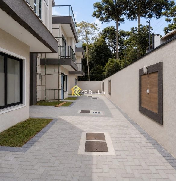 Sobrados à Venda no Residencial Belmont - Uberaba, Curitiba/PR: 2ª foto da galeria de imagens do imóvel