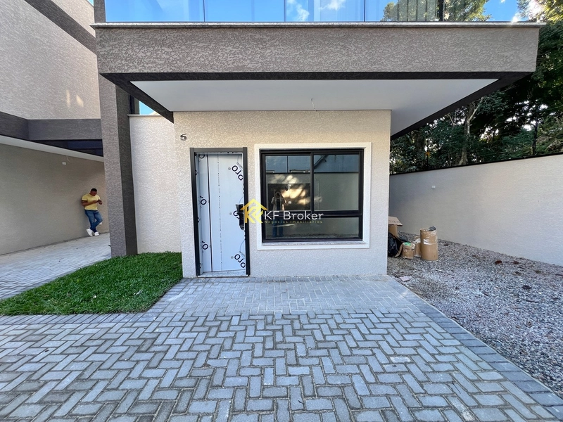 Sobrados à Venda no Residencial Belmont - Uberaba, Curitiba/PR: 3ª foto da galeria de imagens do imóvel