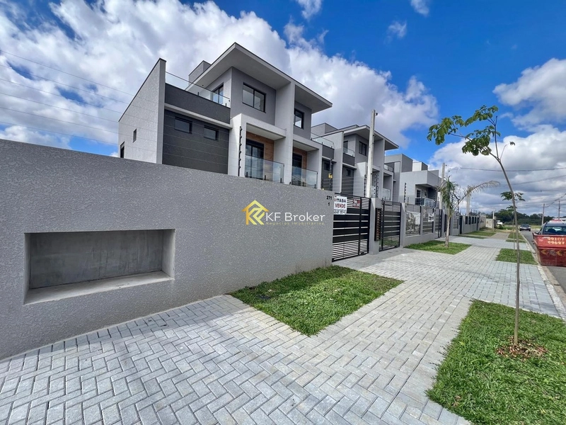 Sobrado Triplex de Esquina à Venda - Atuba, Curitiba/PR: 2ª foto da galeria de imagens do imóvel