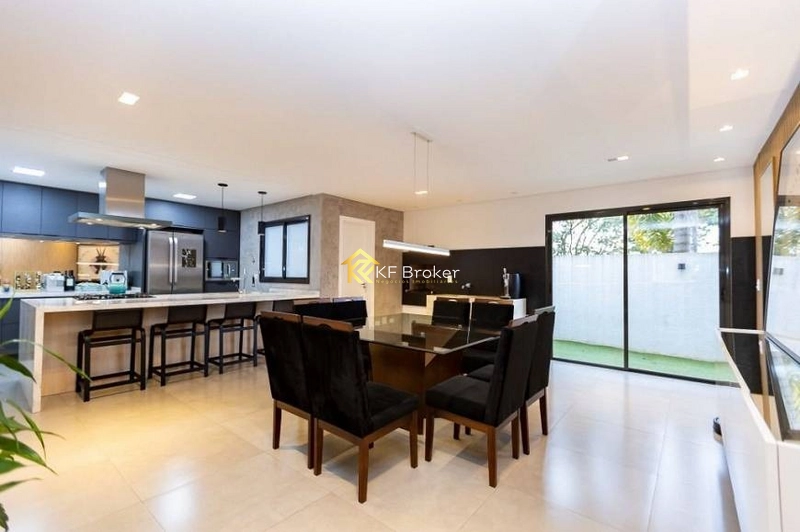 Casa de Alto Padrão à Venda – Bom Retiro, Curitiba/PR: 5ª foto da galeria de imagens do imóvel