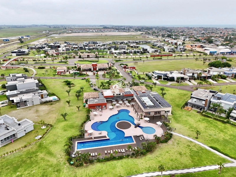 Lote/Terreno Beira Lago à venda no condomínio Riviera em Xangri-Lá: 1ª foto da galeria de imagens do imóvel