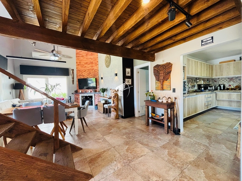 Casa térrea no Centro de Xangri-Lá: 4ª foto da galeria de imagens do imóvel
