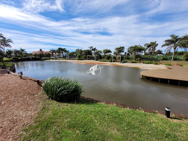 Lote/Terreno beira lago à venda no condomínio Green Village Golf Club: 7ª foto da galeria de imagens do imóvel