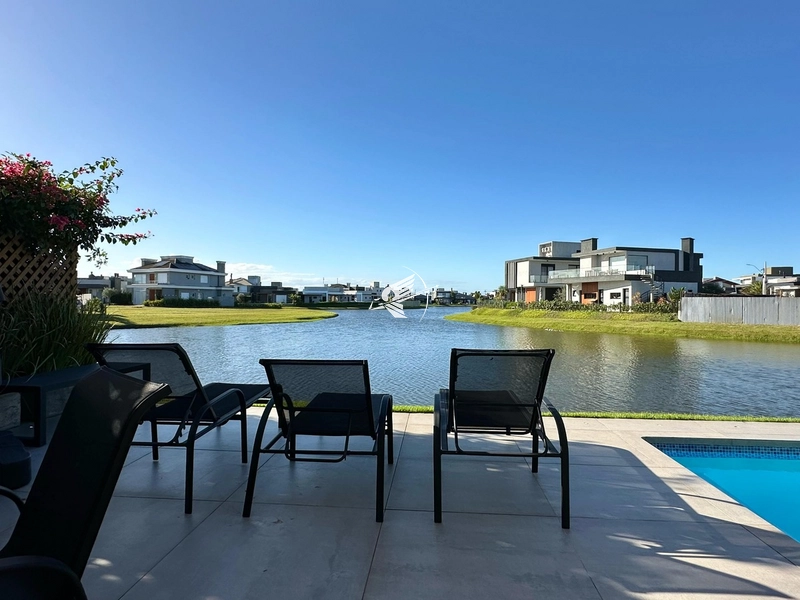 Casa beira lago à venda no condomínio Riviera em Xangri-Lá: 17ª foto da galeria de imagens do imóvel