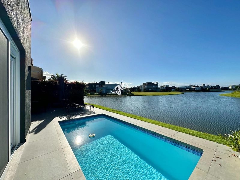 Casa beira lago à venda no condomínio Riviera em Xangri-Lá: 16ª foto da galeria de imagens do imóvel