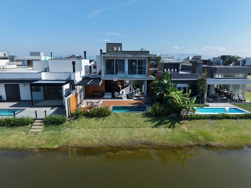 Sobrado beira lago à venda no condomínio Riviera em Xangri-Lá: 27ª foto da galeria de imagens do imóvel