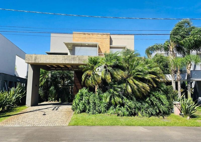 Sobrado beira lago no condomínio Malibu Beach Residence: 1ª foto da galeria de imagens do imóvel