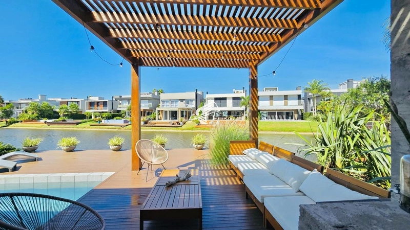 Sobrado beira lago no condomínio Malibu Beach Residence: 10ª foto da galeria de imagens do imóvel