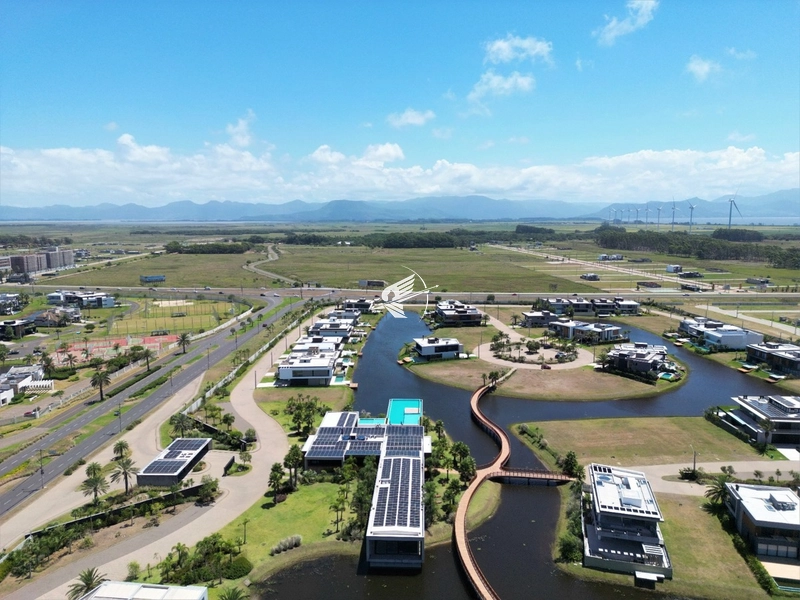Lote/Terreno beira lago à venda no condomínio Sense em Xangri-Lá: 4ª foto da galeria de imagens do imóvel