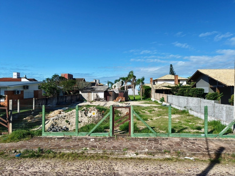 Terreno à venda em Atlântida: 1ª foto da galeria de imagens do imóvel