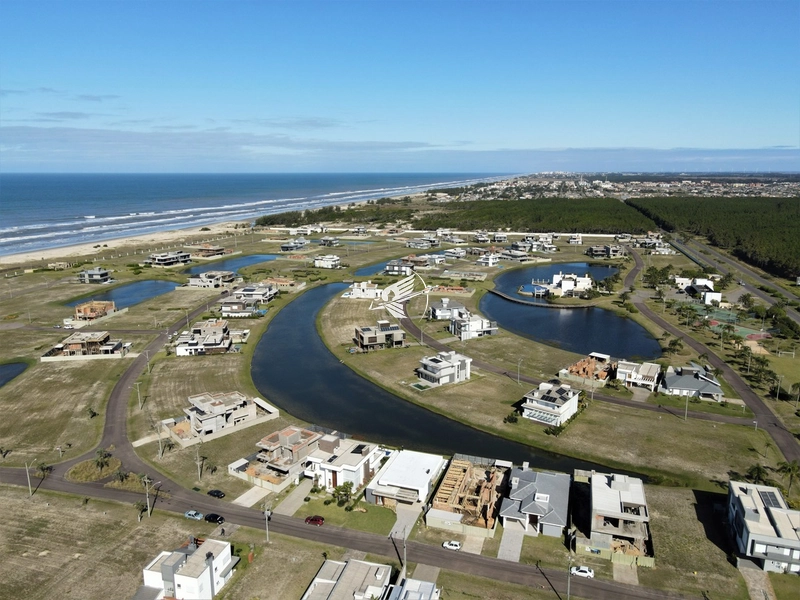 Lote/Terreno beira lago à venda no condomínio Costa Serena: 8ª foto da galeria de imagens do imóvel